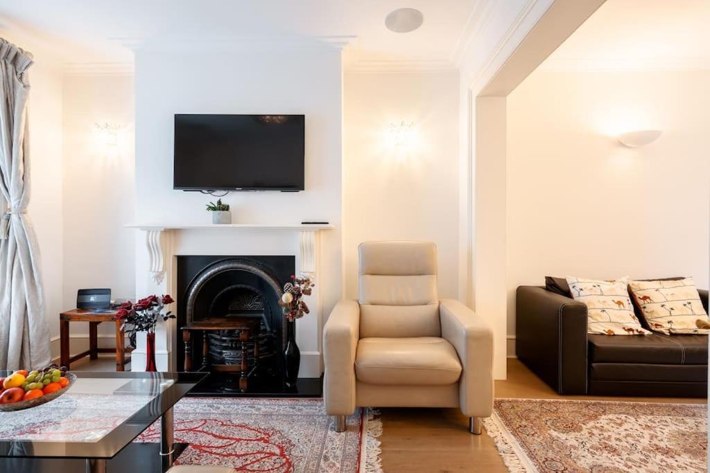 Spacious, Bright & Cosy ~ Ideal Victoria Location! Villa London Exterior photo