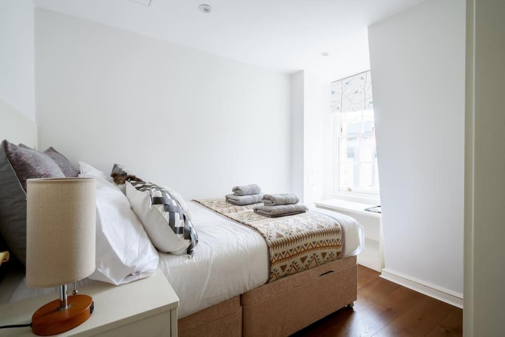 Spacious, Bright & Cosy ~ Ideal Victoria Location! Villa London Exterior photo