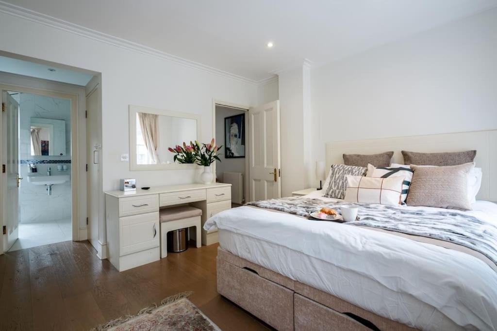 Spacious, Bright & Cosy ~ Ideal Victoria Location! Villa London Exterior photo